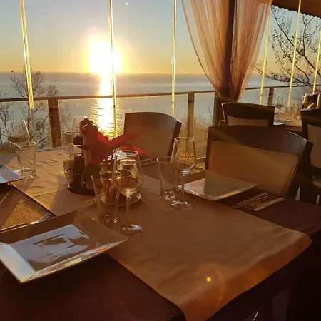 Daire Cozy Nest With Glass Veranda