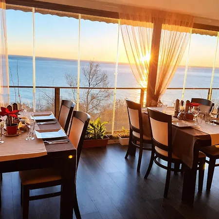 Cozy Nest With Glass Veranda Lejlighed Varna