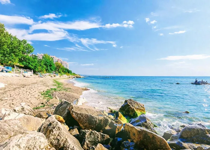 Cozy Nest With Glass Veranda ヴァルナ