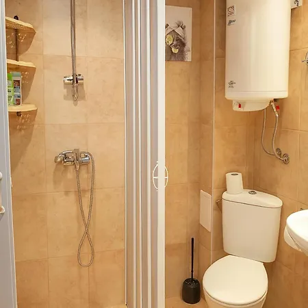 アパート Cozy Nest With Glass Veranda ヴァルナ