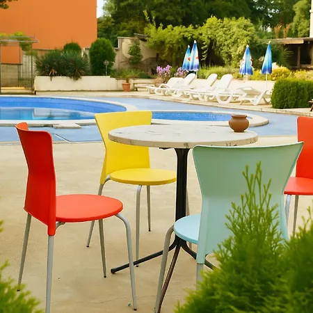 Cozy Nest With Glass Veranda