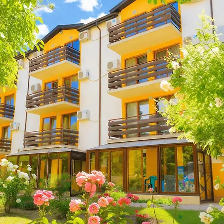 Cozy Nest With Glass Veranda Lejlighed